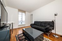 Снять двухкомнатную квартиру в Париже, Франция 35м2 недорого цена 868€ ID: 30821 1