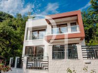 Купить виллу в Будве, Черногория 285м2, участок 320м2 цена 1 350 000€ у моря элитная недвижимость ID: 100903 1
