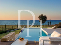 Купить виллу в Пафосе, Кипр 360м2, участок 720м2 цена 2 150 000€ у моря элитная недвижимость ID: 102955 1