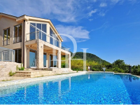 Купить виллу в Тивате, Черногория 220м2, участок 879м2 цена 350 000€ элитная недвижимость ID: 106624 1