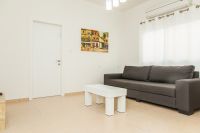 Rent three-room apartment in Tel Aviv, Israel 60m2 low cost price 1 009€ ID: 15052 2