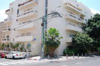 Rent two-room apartment in Tel Aviv, Israel 50m2 low cost price 1 135€ ID: 15066 4