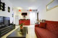 Rent three-room apartment in Tel Aviv, Israel 60m2 low cost price 1 324€ ID: 15068 3