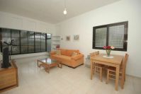 Rent two-room apartment in Tel Aviv, Israel 50m2 low cost price 1 009€ ID: 15126 1