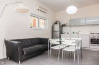 Rent three-room apartment in Tel Aviv, Israel 65m2 low cost price 1 135€ ID: 15166 4