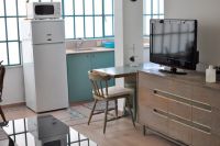 Rent two-room apartment in Tel Aviv, Israel 60m2 low cost price 1 009€ ID: 15180 2