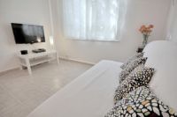 Rent two-room apartment in Tel Aviv, Israel 50m2 low cost price 1 198€ ID: 15241 2
