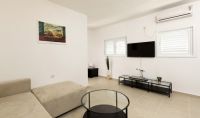 Снять двухкомнатную квартиру в Бат-Яме, Израиль 40м2 недорого цена 1 072€ ID: 15258 1