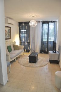 Rent three-room apartment in Tel Aviv, Israel 70m2 low cost price 1 261€ ID: 15695 4