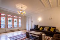 Rent multi-room apartment in Paris, France 180m2 low cost price 4 242€ ID: 30841 2