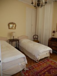 Rent three-room apartment in Paris, France 130m2 low cost price 2 877€ ID: 30858 5