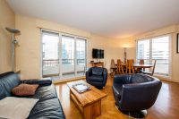 Rent three-room apartment in Paris, France 70m2 low cost price 1 008€ ID: 31137 2