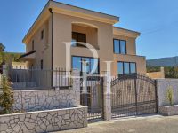 Buy villa in Kotor, Montenegro 313m2, plot 624m2 price 430 000€ near the sea elite real estate ID: 101591 3