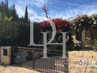 Купить виллу в Пафосе, Кипр участок 2 300м2 цена 3 300 000€ элитная недвижимость ID: 106368 3
