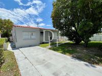 Buy cottage in Miami Beach, USA 592m2 price 899 000€ elite real estate ID: 108710 7