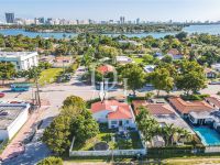 Buy cottage in Miami Beach, USA 476m2 price 1 150 000€ elite real estate ID: 108707 2