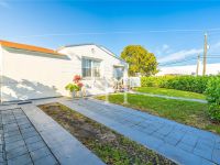 Buy cottage in Miami Beach, USA 476m2 price 1 150 000€ elite real estate ID: 108707 5