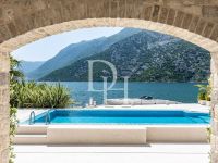 Купить виллу в Рисане, Черногория 554м2, участок 685м2 цена 3 500 000€ у моря элитная недвижимость ID: 112548 8