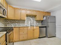Купить апартаменты в Майами Бич, США цена 640 000$ элитная недвижимость ID: 121875 9