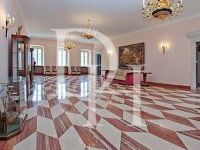 Купить гостиницу в Доброте, Черногория 1 400м2 цена 12 000 000€ у моря коммерческая недвижимость ID: 124664 4