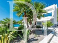 Купить виллу в Дженовичах, Черногория 760м2, участок 2 000м2 цена 1 600 000€ элитная недвижимость ID: 130494 3